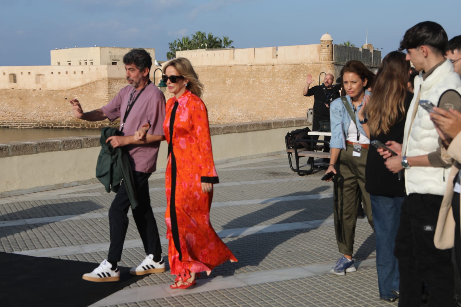 Las imágenes de María Adánez, Javier Gutiérrez, Leonor Watling y Carlos Scholz en la playa de La Caleta