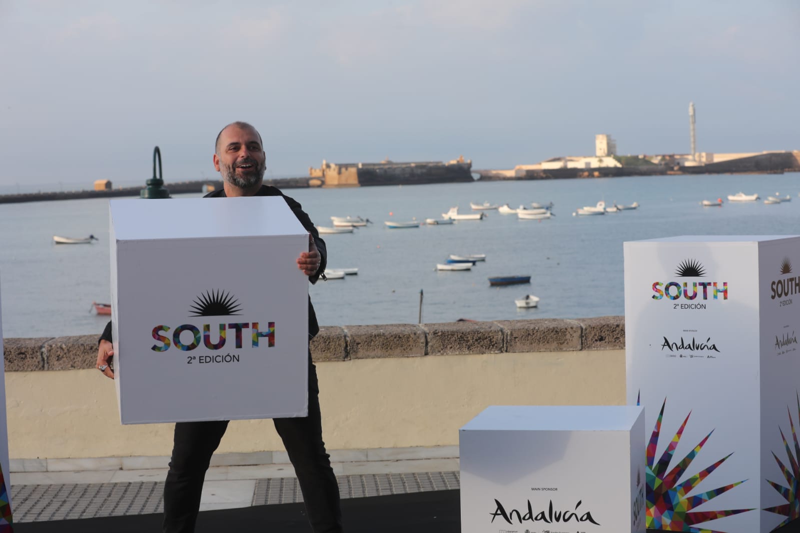 Las imágenes de María Adánez, Javier Gutiérrez, Leonor Watling y Carlos Scholz en la playa de La Caleta