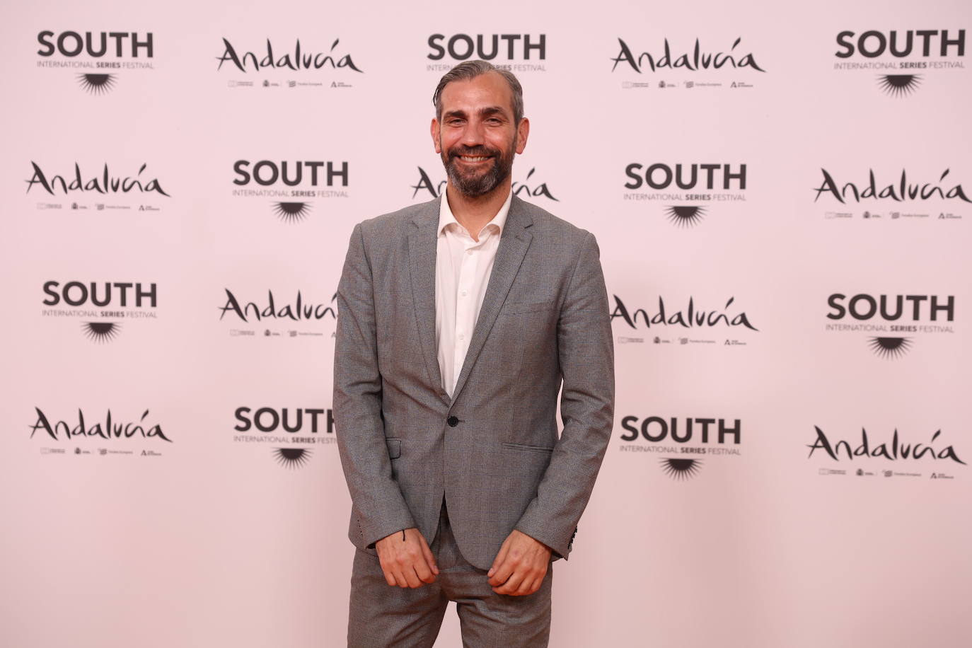 Fotos: La lluvia no ensombrece el ambiente del martes en la alfombra de estrellas del South en Cádiz