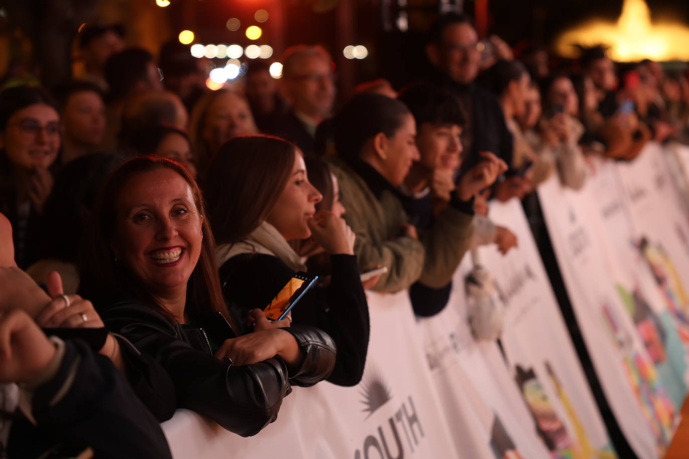 Fotos: La lluvia no ensombrece el ambiente del martes en la alfombra de estrellas del South en Cádiz