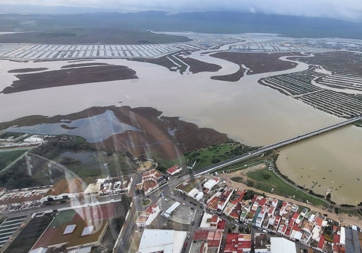 Vista aérea del río Barbate a su paso por este término municipal.