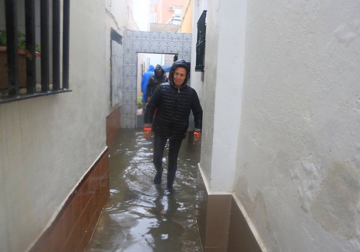 La lluvia ha afectado a numerosos vecinos de San Fernando