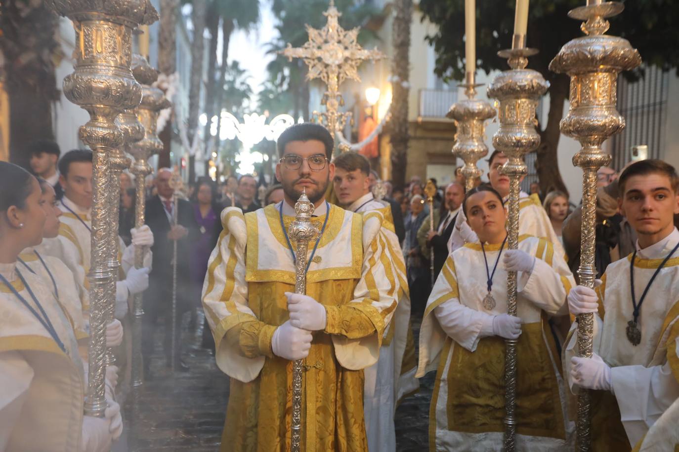 Fotos: La Virgen de La Palma recorre las calles de Cádiz