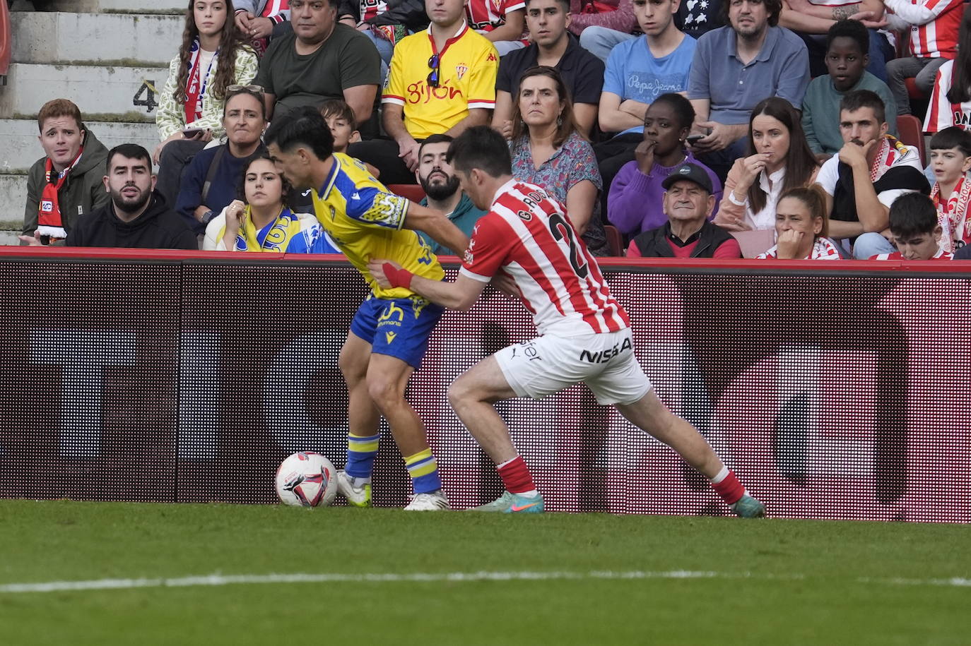 Fotos: Sporting de Gijón- Cádiz desde El Molinón