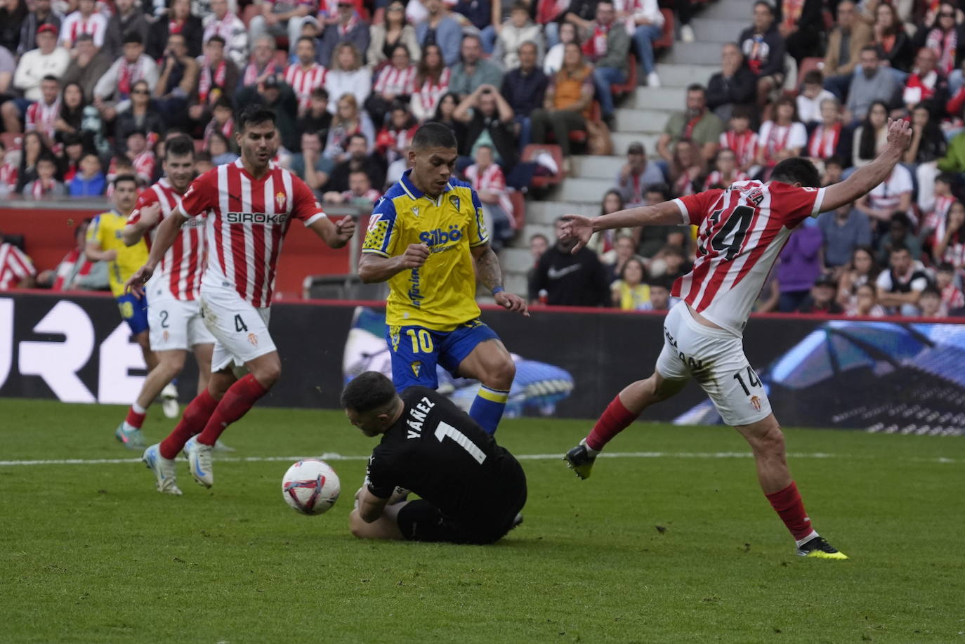 Fotos: Sporting de Gijón- Cádiz desde El Molinón