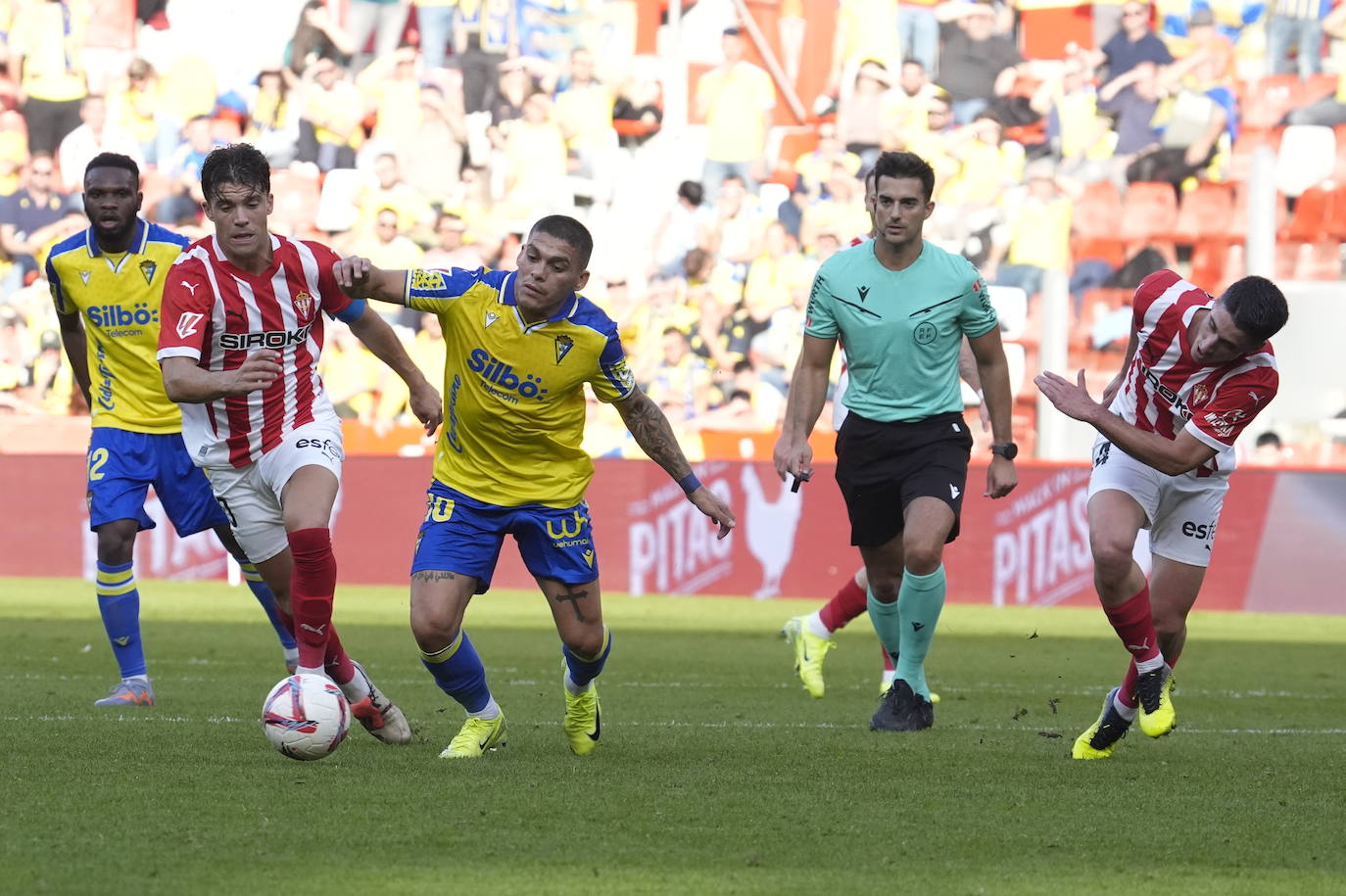 Fotos: Sporting de Gijón- Cádiz desde El Molinón