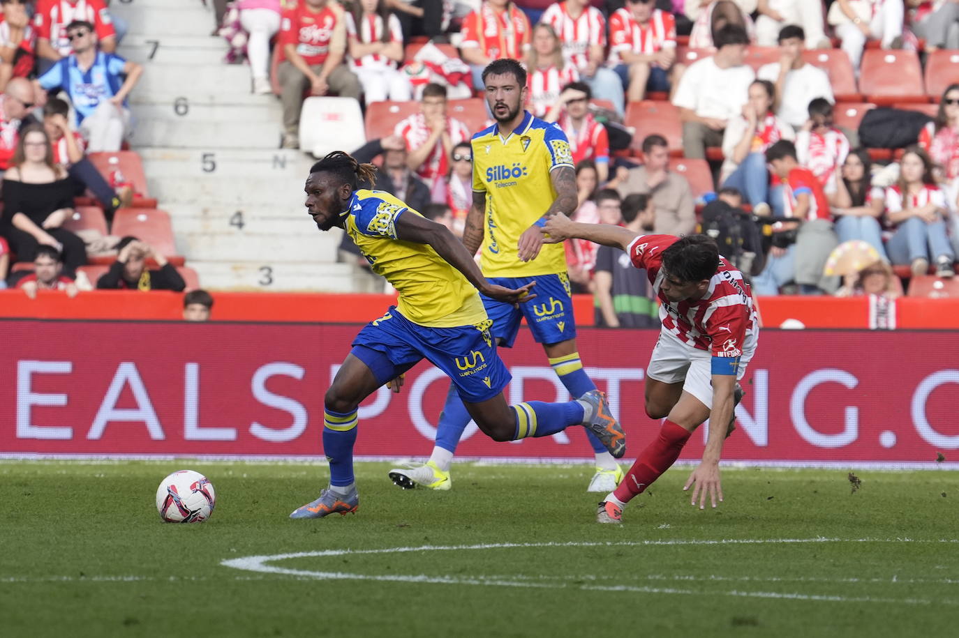 Fotos: Sporting de Gijón- Cádiz desde El Molinón