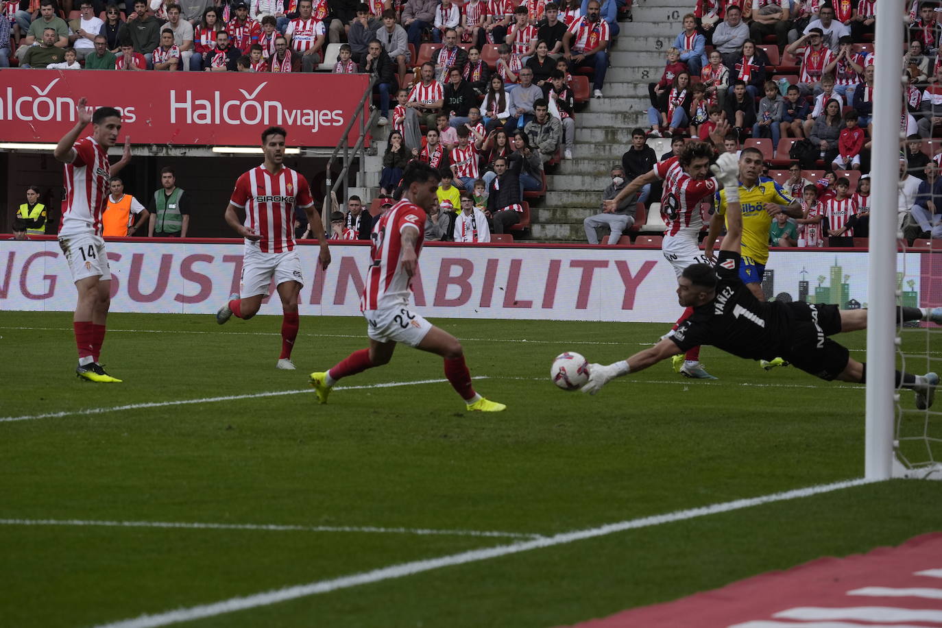 Fotos: Sporting de Gijón- Cádiz desde El Molinón