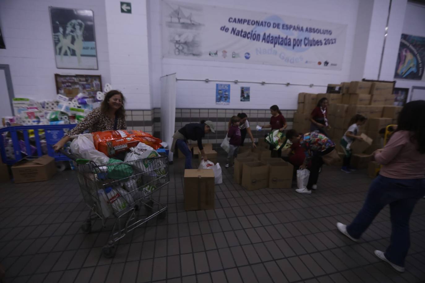 Fotos: Cádiz vuelve a mostrar cara más solidaria con ayuda para los afectados por las riadas de Valencia