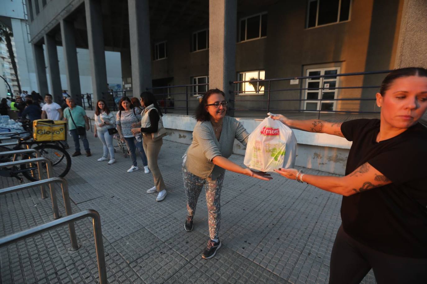 Fotos: Cádiz vuelve a mostrar cara más solidaria con ayuda para los afectados por las riadas de Valencia