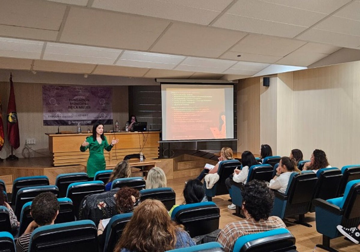 Uno de los talleres organizados en la Fundación Municipal de la Mujer, en foto de archivo.