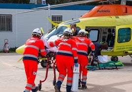 Herido grave con quemaduras por el incendio de una casa en San Roque