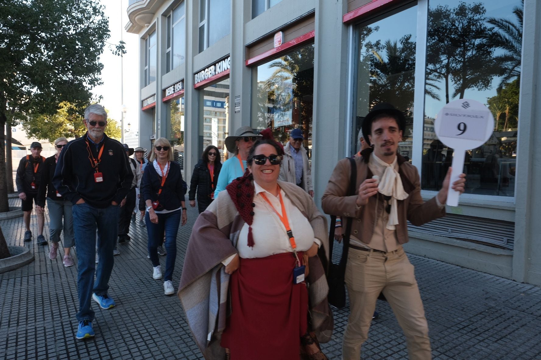 Fotos: Casi 8.000 cruceristas llegan al puerto de Cádiz