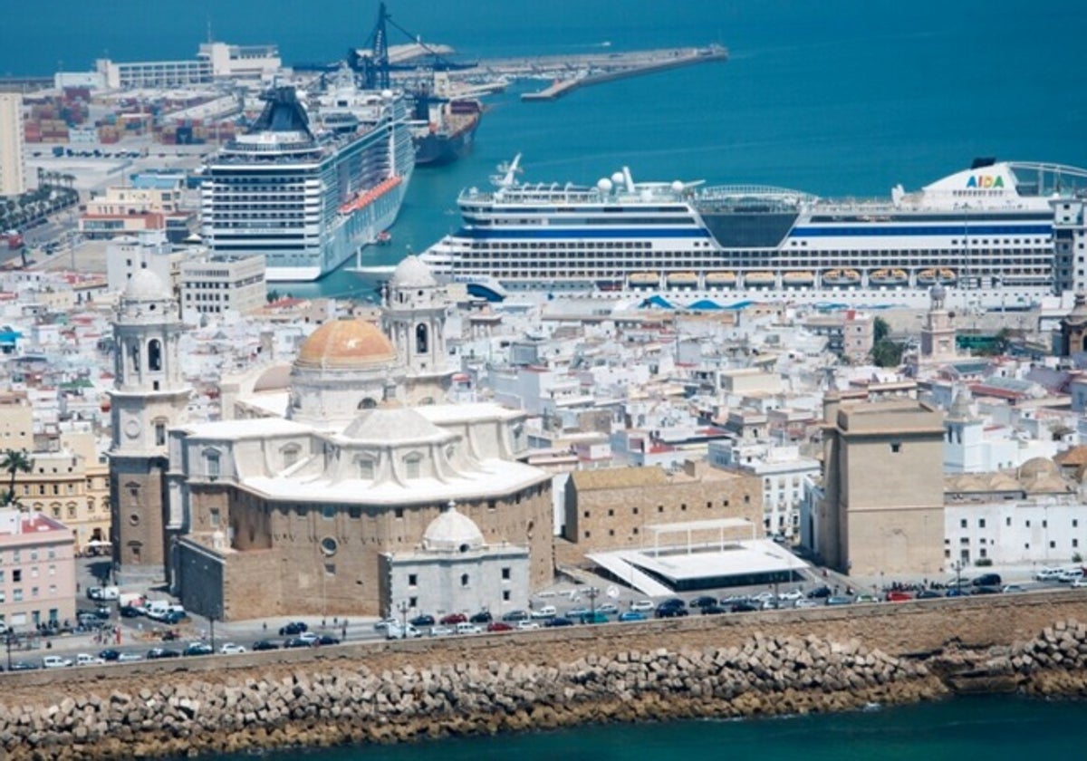 Endesa comienza a recibir los equipos del sistema OPS para la conexión eléctrica de los cruceros en Cádiz.