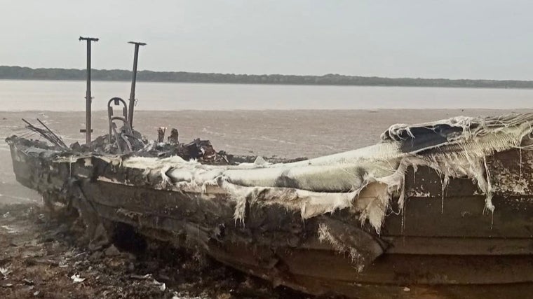 Queman otra narcolancha en la desembocadura del Guadalquivir