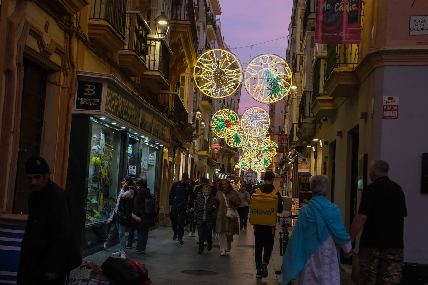 Fotos: Así brilla Cádiz con su alumbrado de Navidad