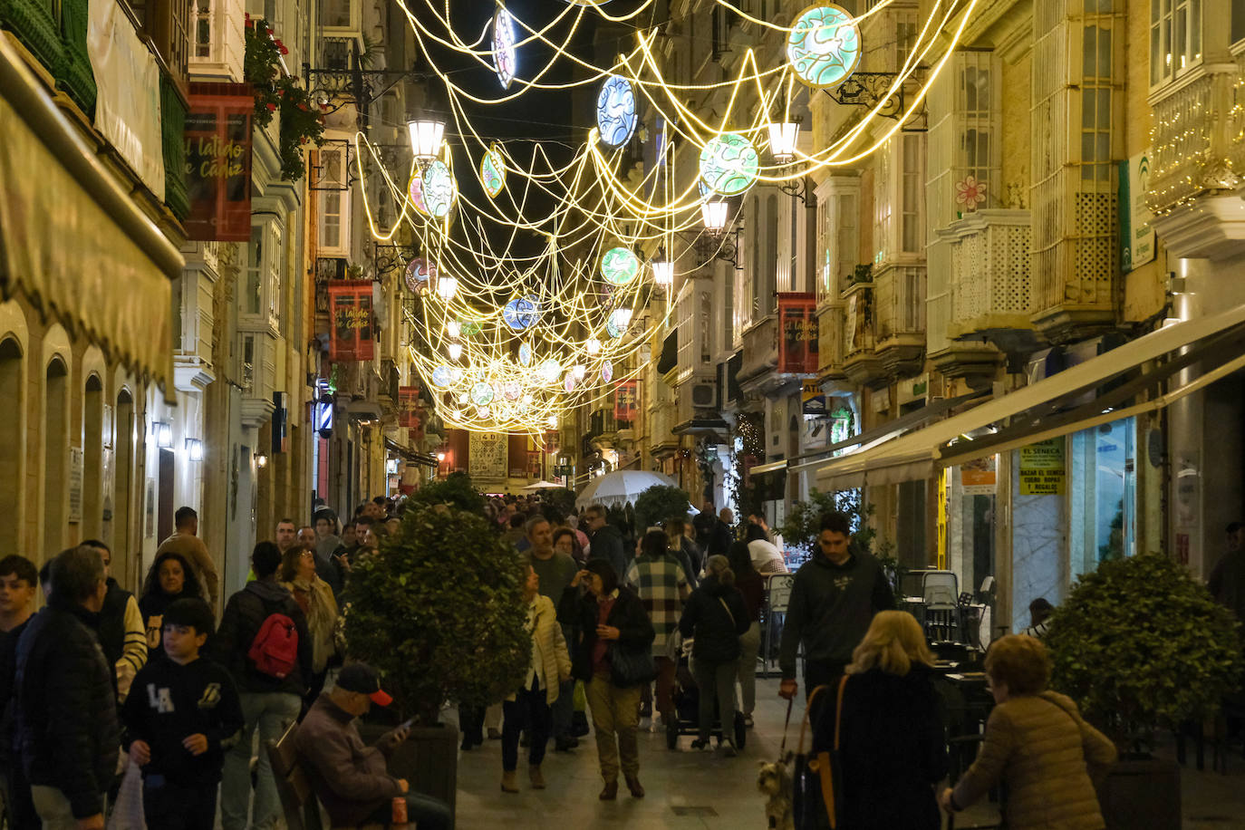 Fotos: Así brilla Cádiz con su alumbrado de Navidad