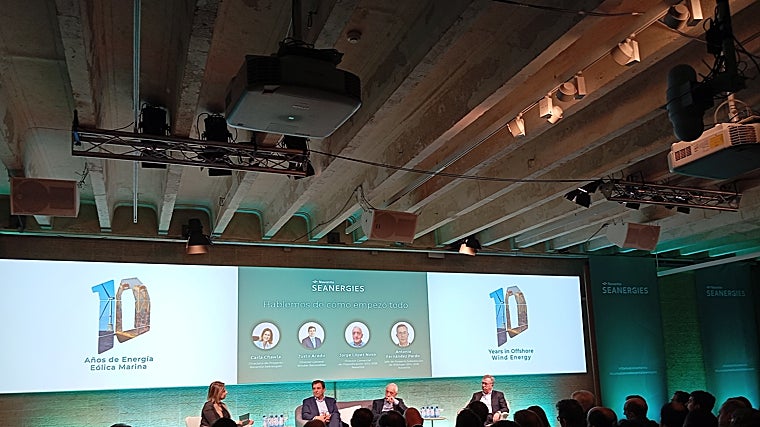 Momento del debate de los orígenes de la eólica en Navantia. Así empezó todo