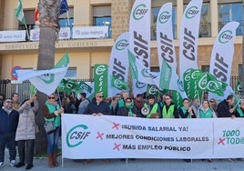 CSIF vuelve a manifestarse para que el Gobierno central negocie una subida salarial y mejoras laborales para los empleados públicos