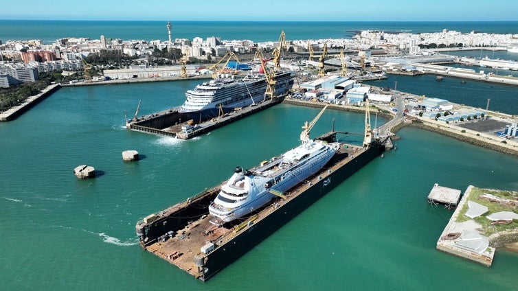 Negociación a contrarreloj de nuevos turnos en Navantia Cádiz para evitar la huida de los cruceros