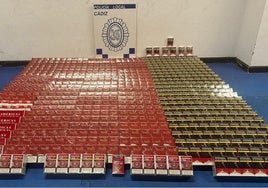 Un almacén clandestino en pleno centro de Cádiz: pastillas, tabaco, lotería ilegal...