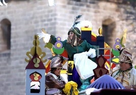 La Cartera Real llega al Alcázar de Jerez para recoger las cartas a los Reyes Magos de los niños