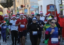 Fotos: El Puerto se entrega a su II San Silvestre