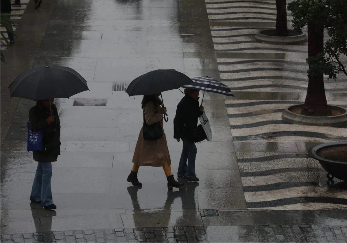 Lluvia en la capital gaditana