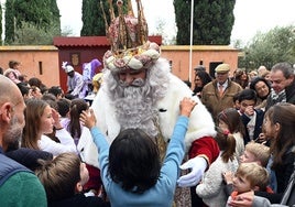 La Cabalgata de los Reyes Magos de Jerez recupera su recorrido histórico pero se celebra un inusual día antes por la lluvia