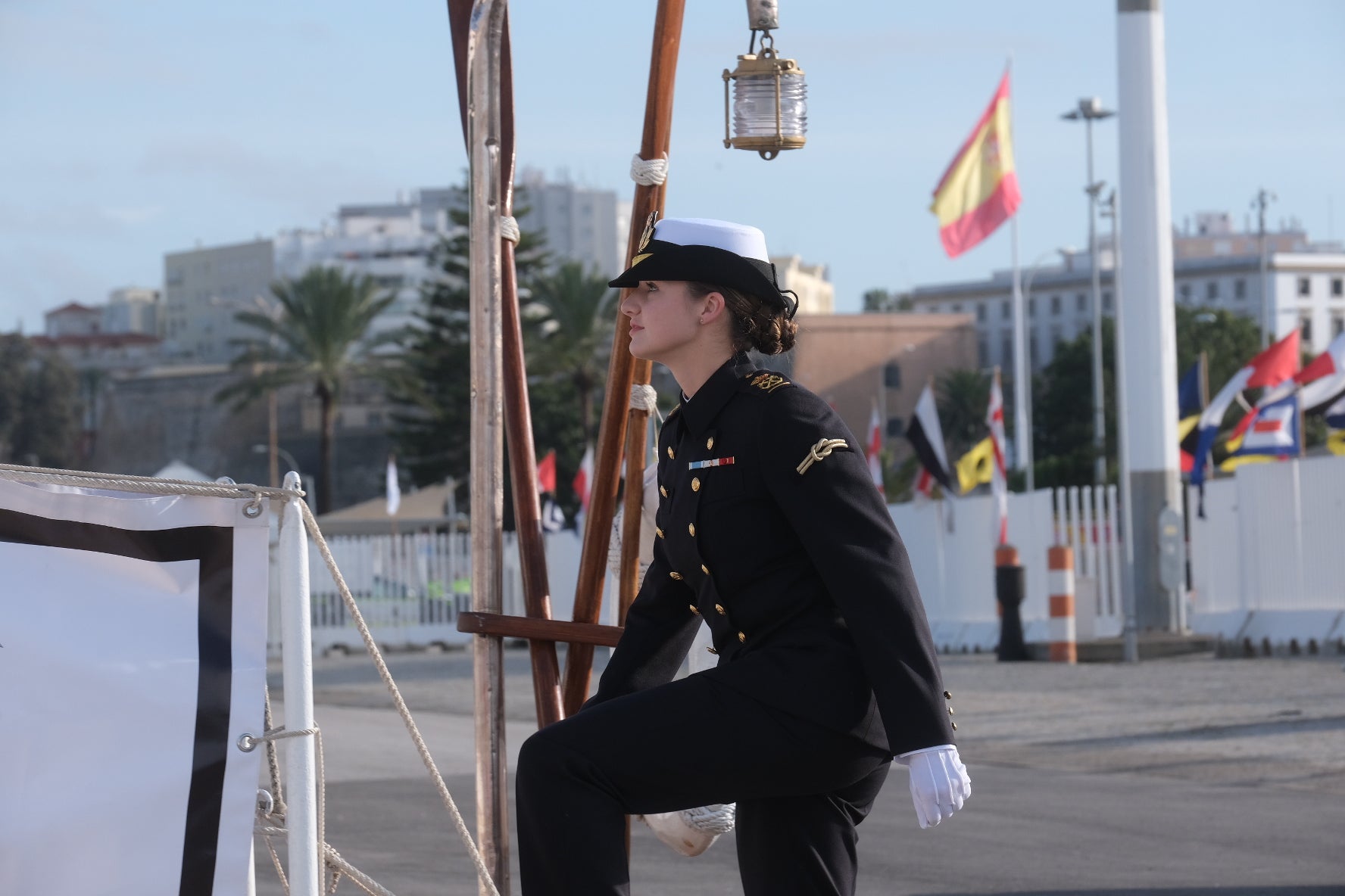 Fotos: La princesa Leonor embarca en Cádiz en el Juan Sebastián Elcano