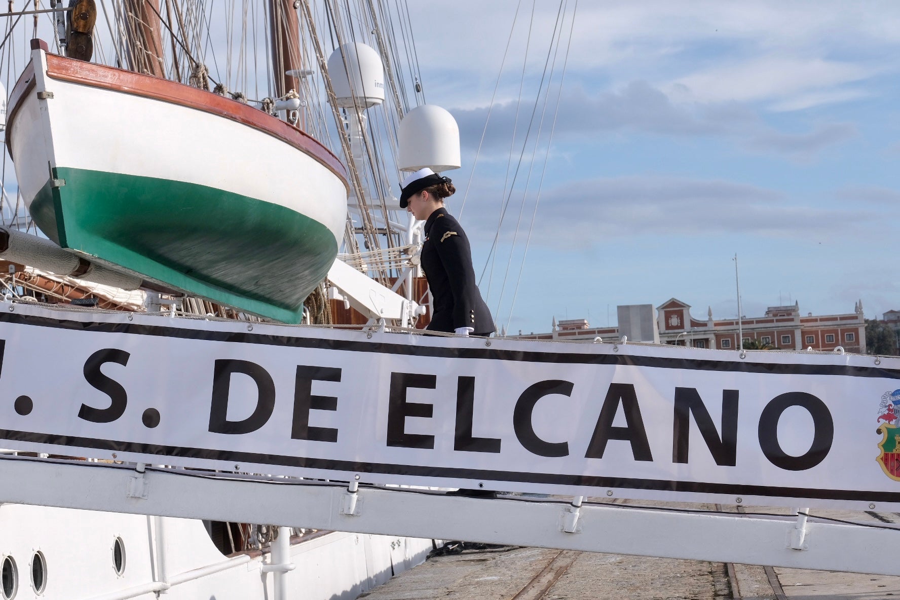 Fotos: La princesa Leonor embarca en Cádiz en el Juan Sebastián Elcano