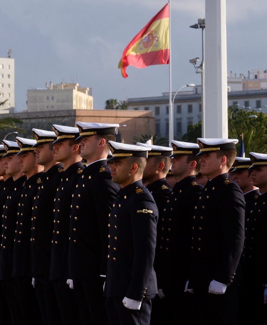 Fotos: La princesa Leonor embarca en Cádiz en el Juan Sebastián Elcano