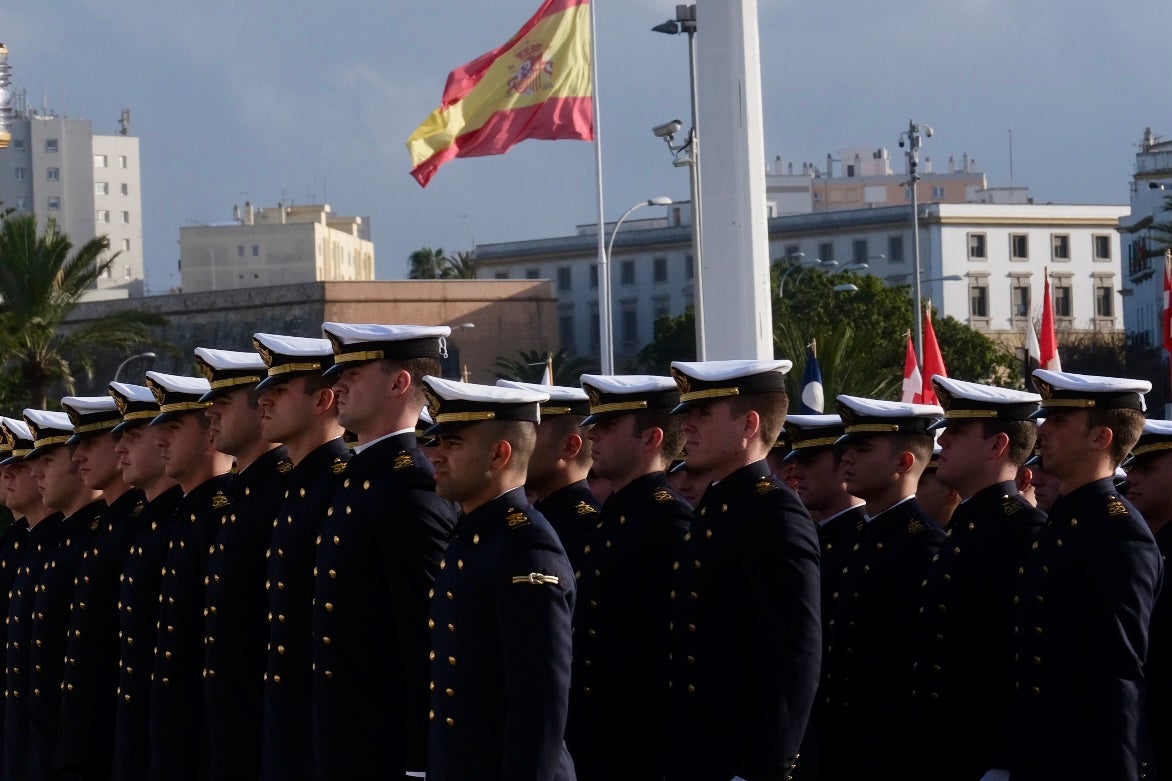 Fotos: La princesa Leonor embarca en Cádiz en el Juan Sebastián Elcano