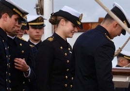 Una guardamarina a bordo, una princesa en tierra... Leonor comienza su singladura en el Juan Sebastián de Elcano