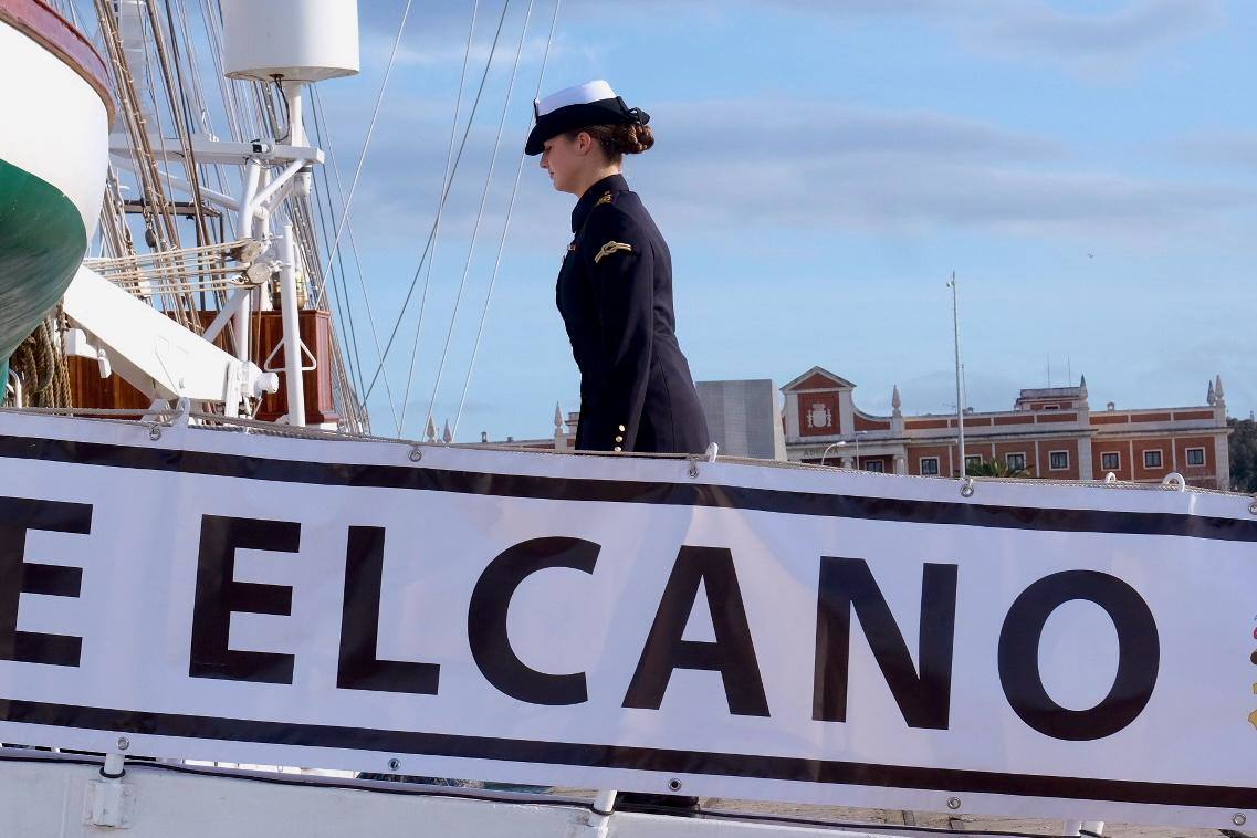 Fotos: La princesa Leonor embarca en Cádiz en el Juan Sebastián Elcano