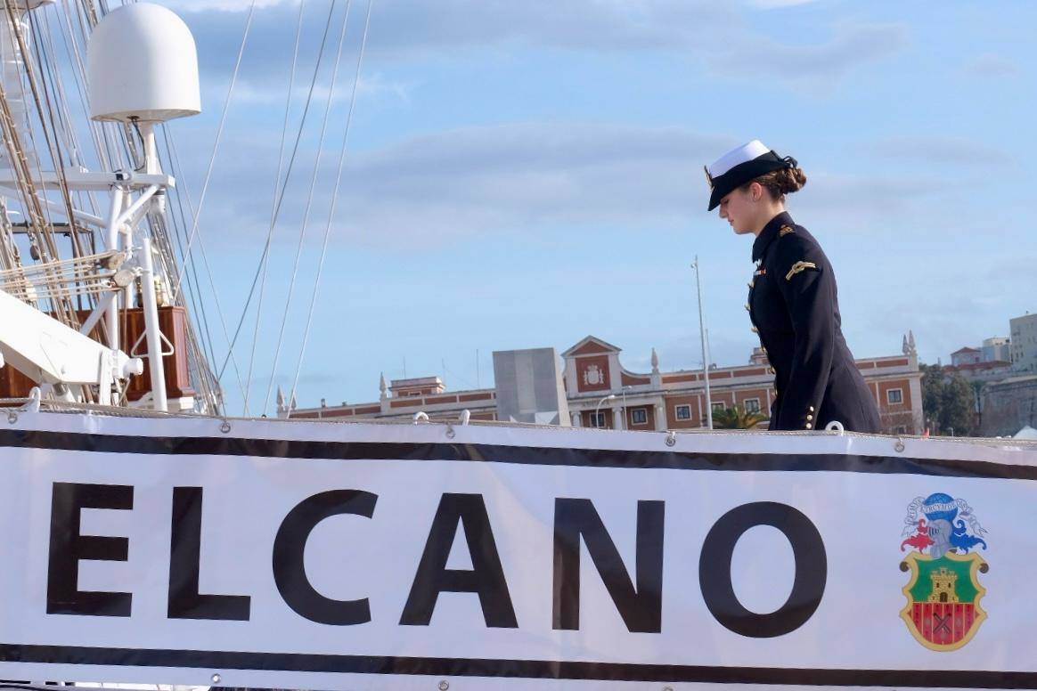 Fotos: La princesa Leonor embarca en Cádiz en el Juan Sebastián Elcano