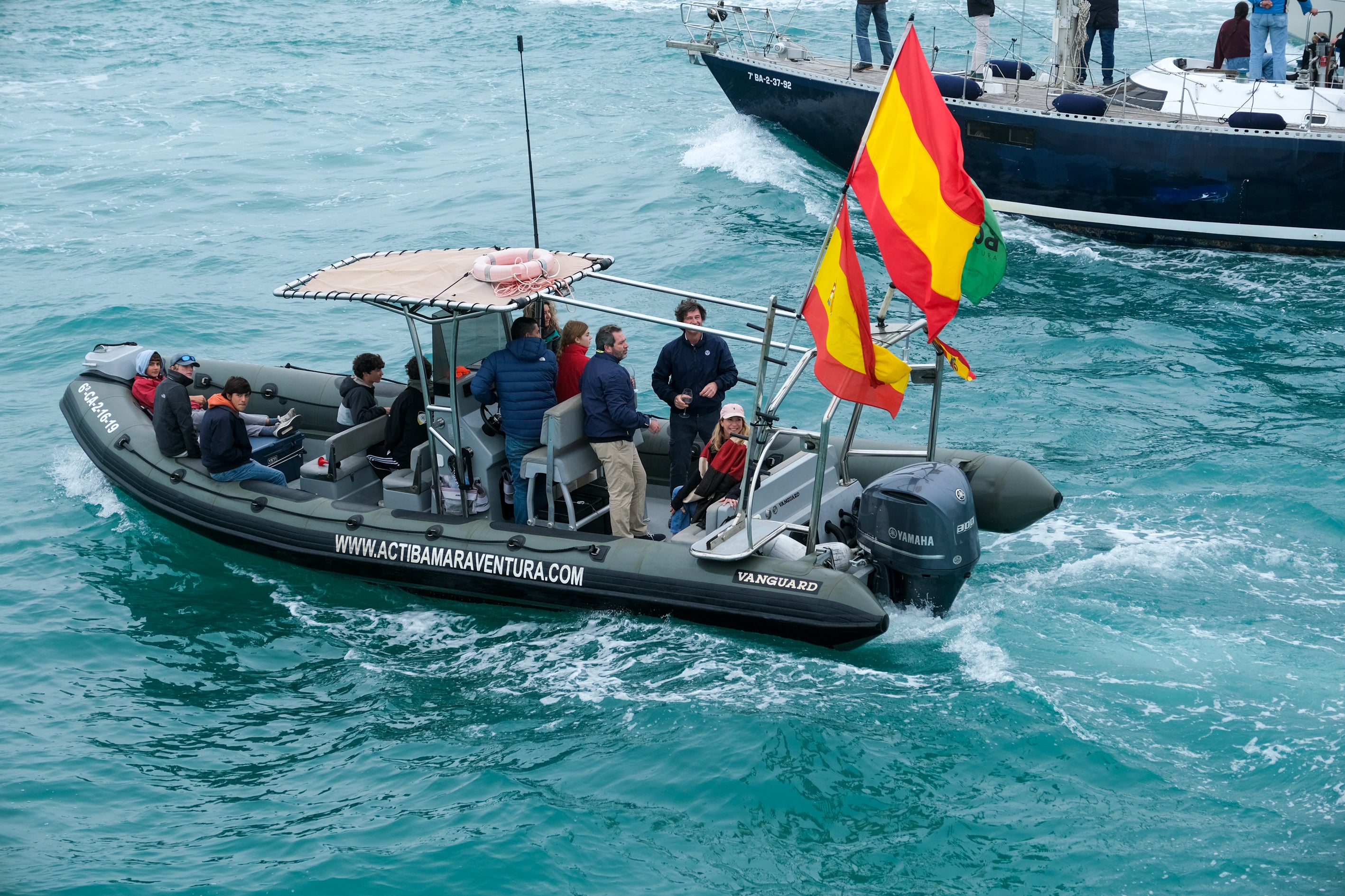 Imágenes de un día histórico en Cádiz: la Princesa Leonor ya navega en el Juan Sebastián de Elcano