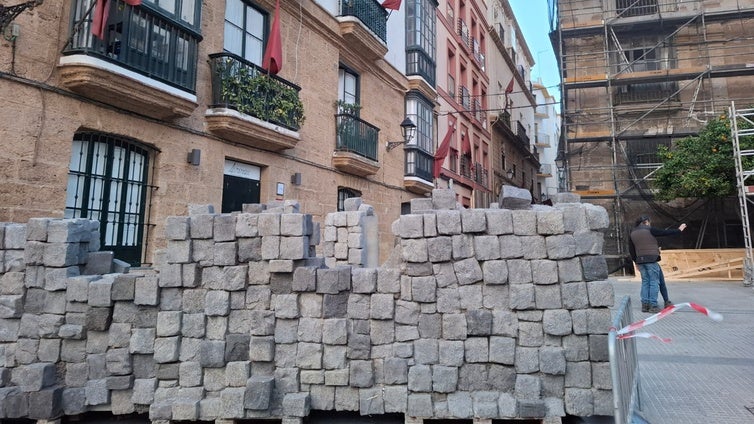 La Plaza Argüelles de Cádiz se convierte en escenario de la serie 'Young Sherlock', de Guy Ritchie