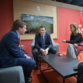 Bruno García y Maite González con José Luis Martínez-Almeida en Fitur.