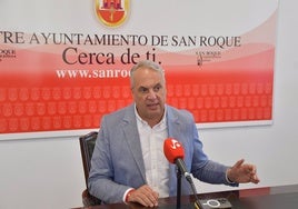 El alcalde de San Roque critica que la Junta «sólo anuncia una cuarta parte de las VPO previstas»: 45 de 177 en Huerta Varela