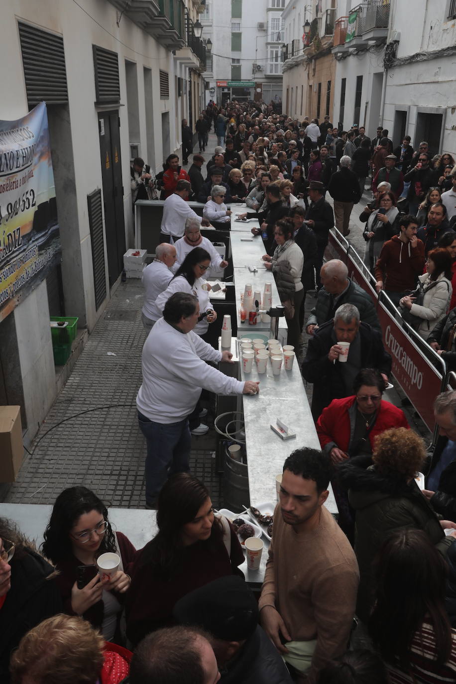 La Erizada llena La Viña de gente y coplas... hasta que la lluvia aguó la fiesta