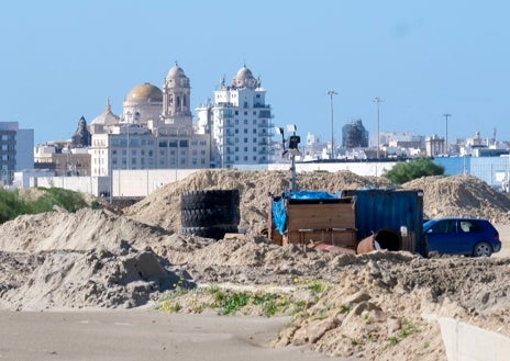 Imagen secundaria 1 - La nueva terminal de contenedores de Cádiz estará acabada a mediados de 2026