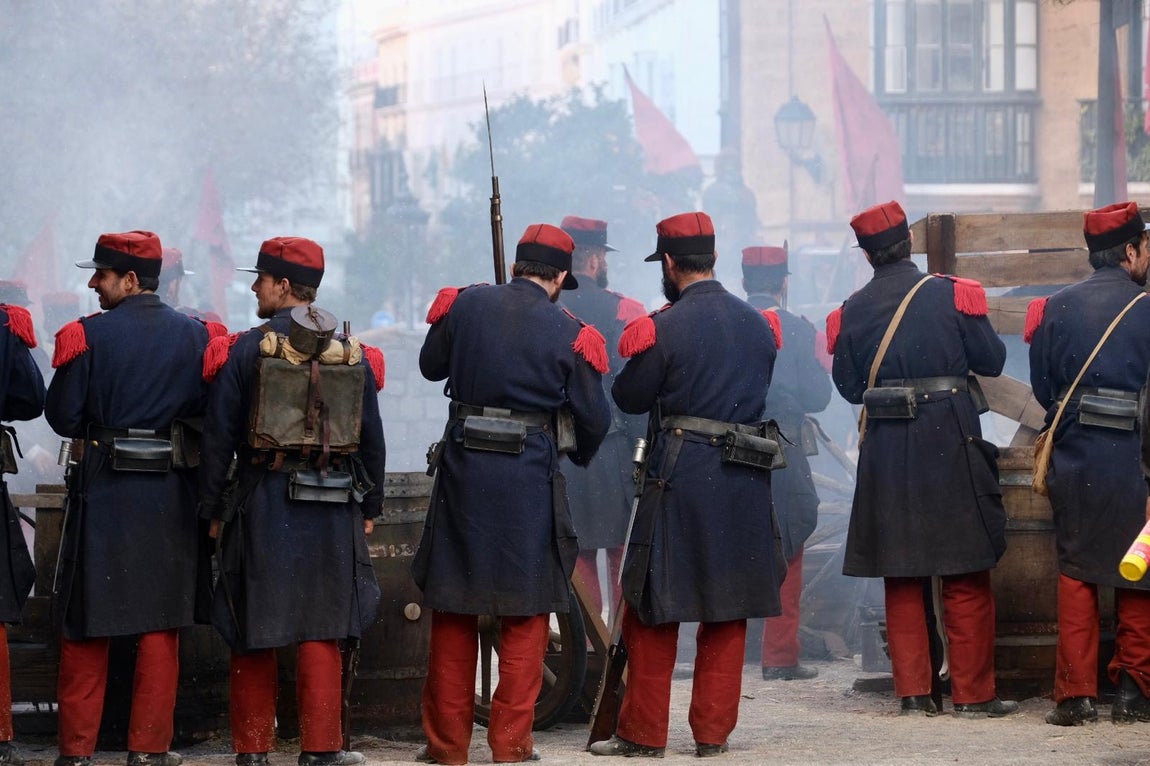 Fotos: Cádiz se convierte en París para el rodaje de &#039;Young Sherlock&#039;