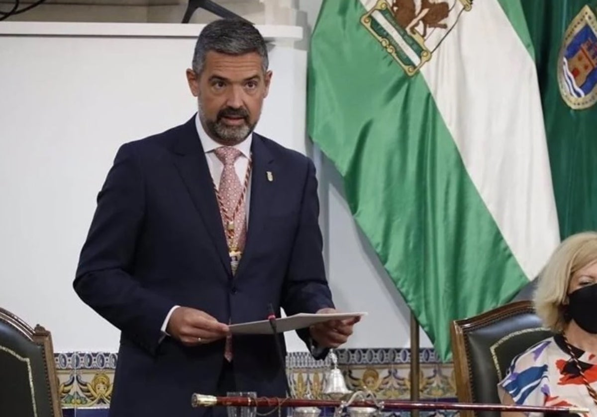 Javier Ruiz Arana, alcalde de Rota.