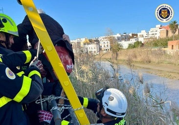 Imagen del rescate de bomberos en Chiclana