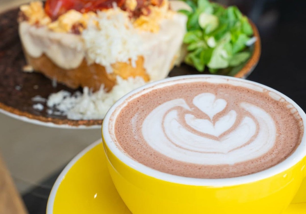 Café y una porción de tarta