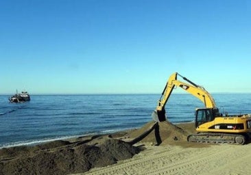 ¿Qué es un dragado? Este es el proceso que podría cerrar la playa de la Barrosa este verano