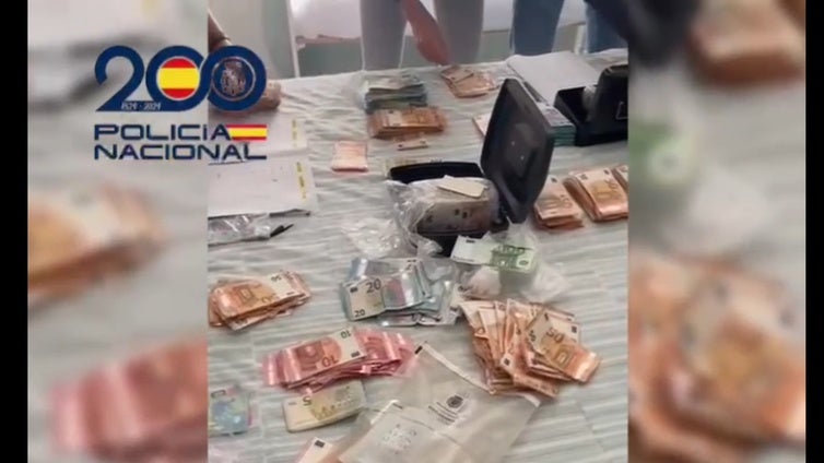 Medio kilo de cocaína y 100.000 euros en metálico, intervenidos a un vecino de La Laguna en Cádiz