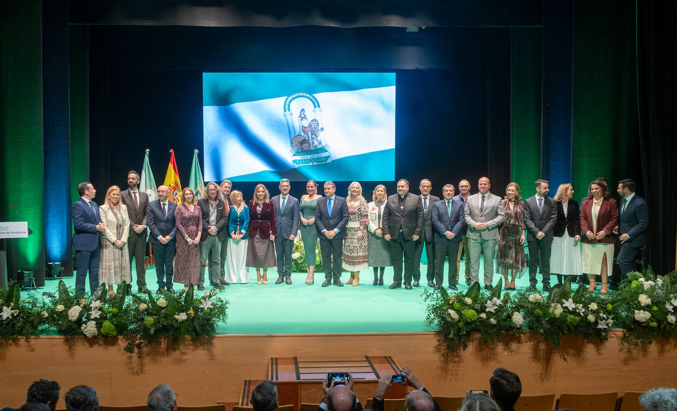 Fotos: La Junta entrega en Rota las Banderas de Andalucía 2025 de Cádiz