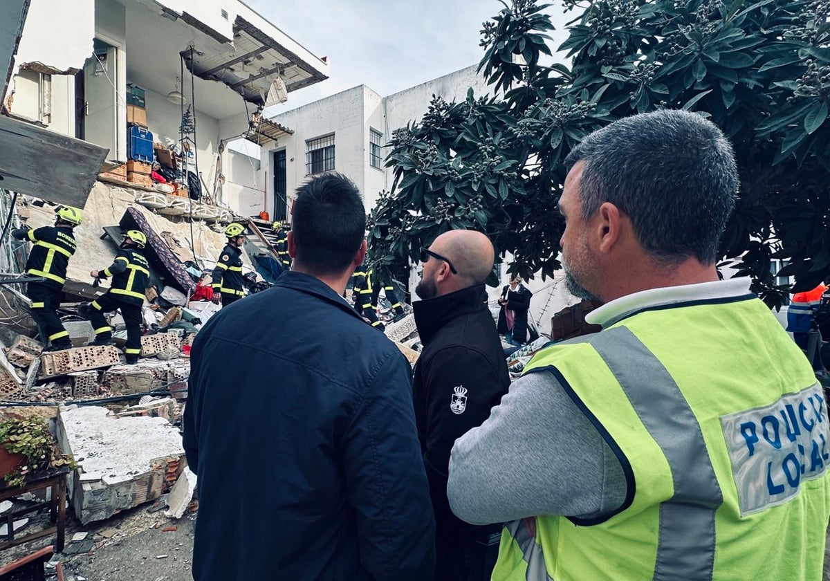 Una explosión de gas, posible causa del derrumbe de la casa de la calle Espelete, de El Puerto